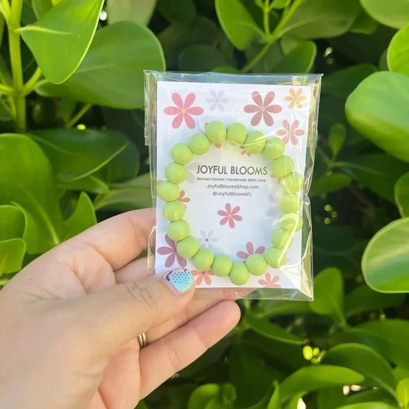 🎈4 LISTINGS FOR $20 Wood Bead Bracelet | round bead bracelet | chunky bracelet - Picture 2 of 2